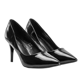 Zapatos de salón clásicos lacados en negro en el tacón de aguja Allyssa 2