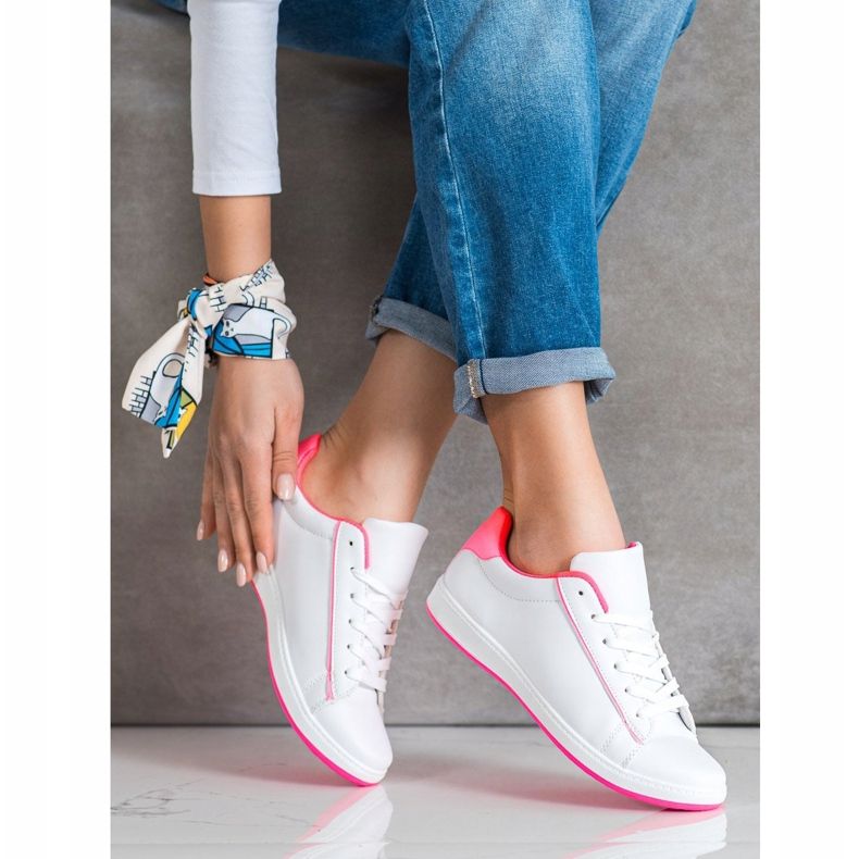 SHELOVET Zapatillas bajas con cuero ecológico blanco rosa 1