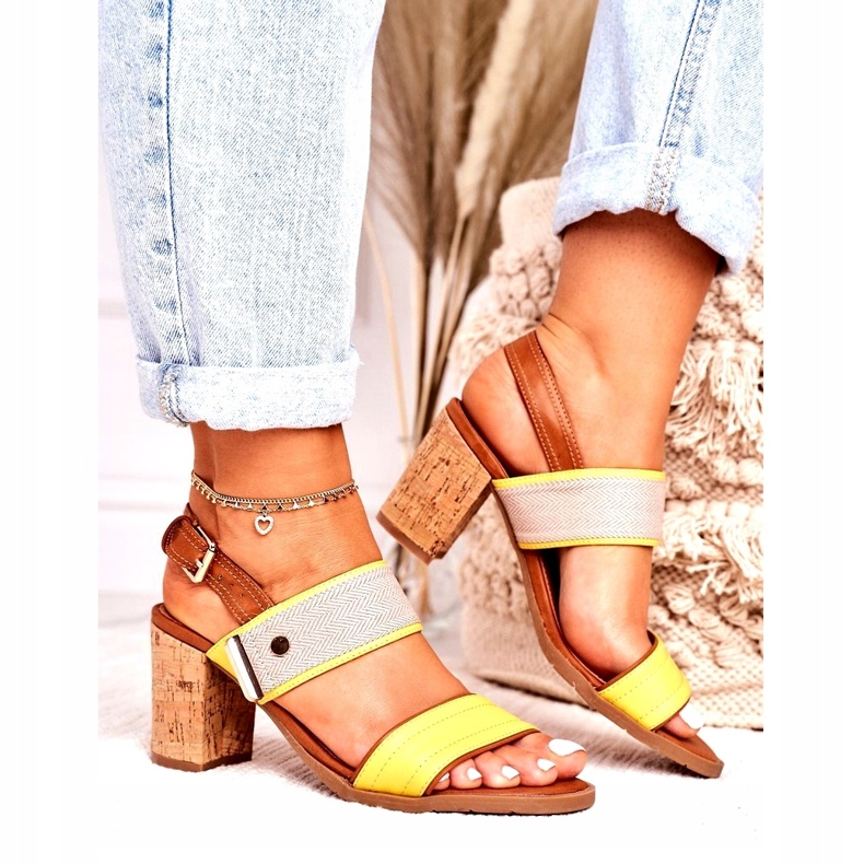 Jezzi Sandalias para mujeres en el corcho post amarillo 20SD35-1826 beige 2