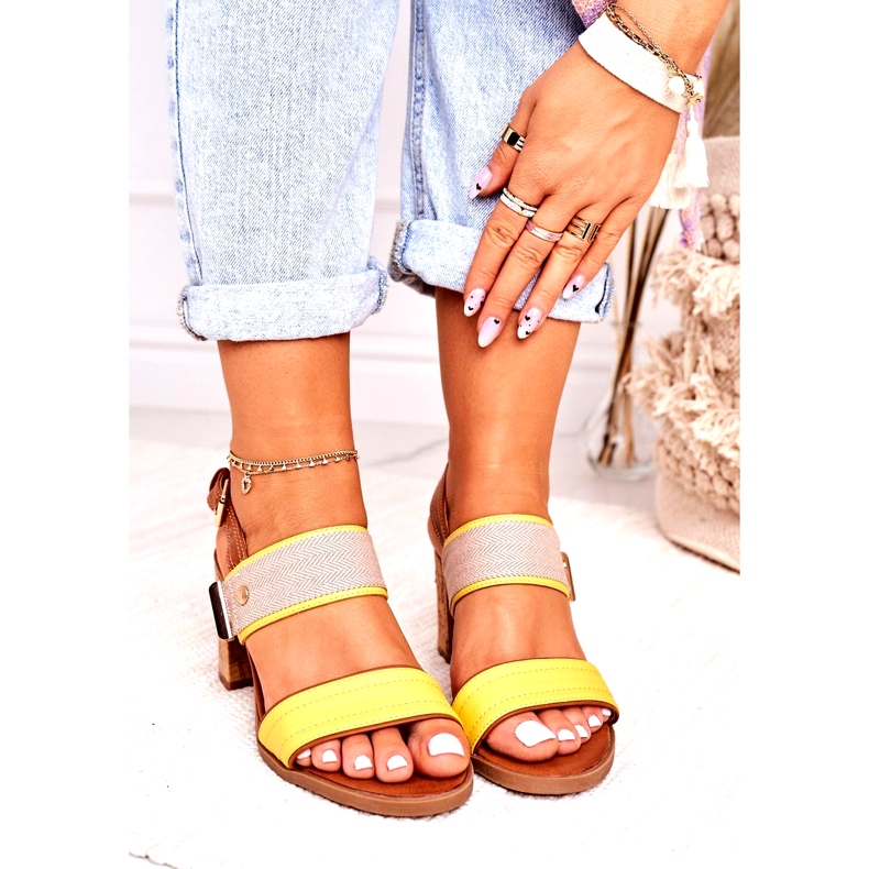 Jezzi Sandalias para mujeres en el corcho post amarillo 20SD35-1826 beige 3