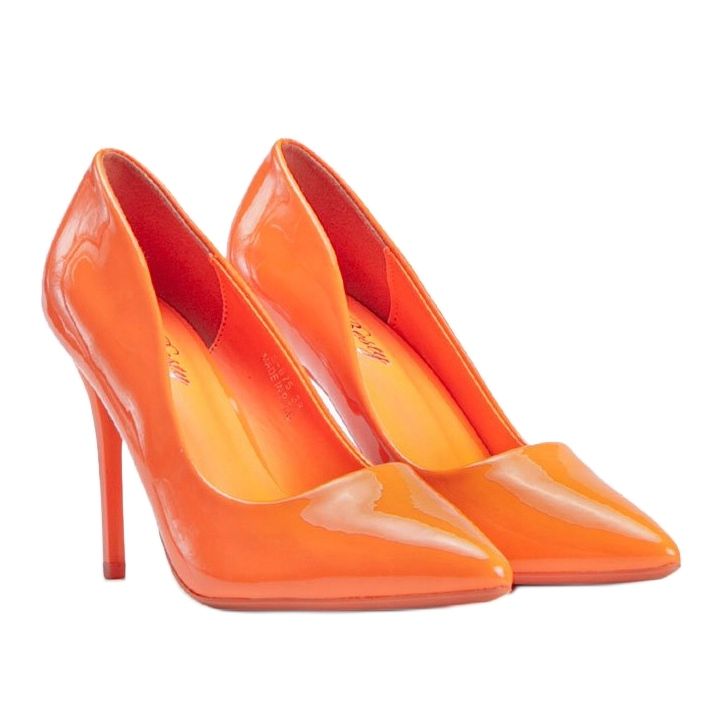 Tacones lacados en naranja de Angela 1