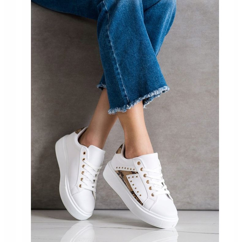 SHELOVET Zapatillas blancas en la plataforma beige blanco negro 1