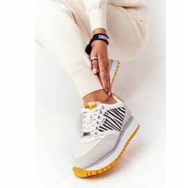 Zapatos Deportivos De Piel En La Plataforma GOE HH2N4001 Blanco-Amarillo 4