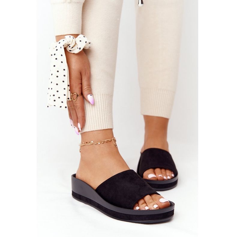 Pantuflas Negras Con Cuña Vinceza 21-17113 negro 2