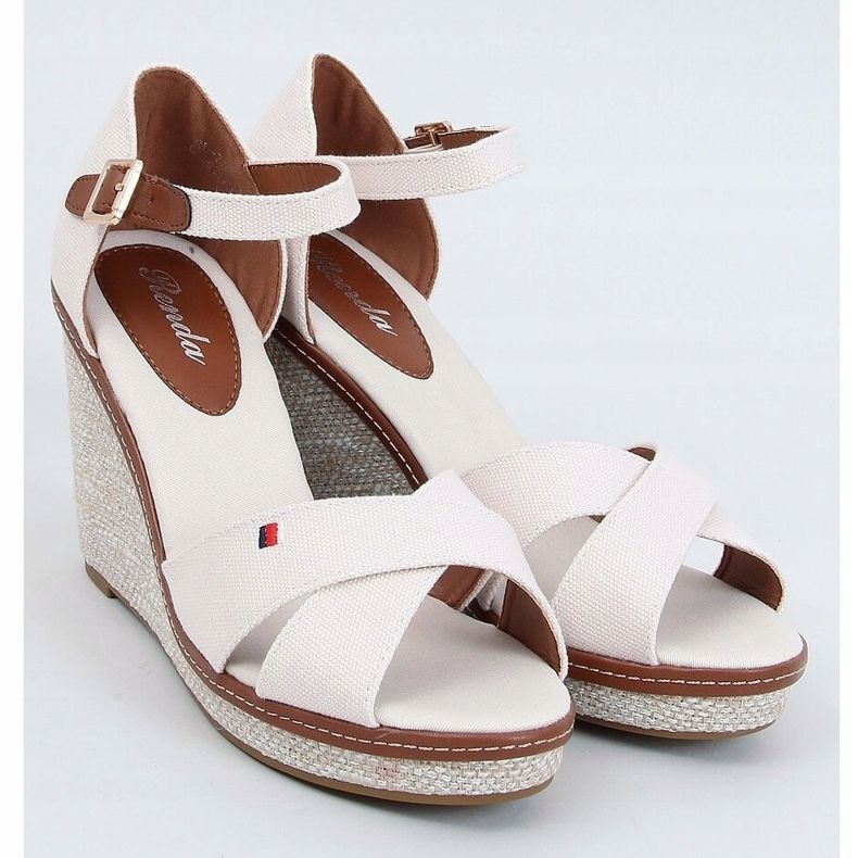 Sandalias en cuña beige BL-70 Beige 1