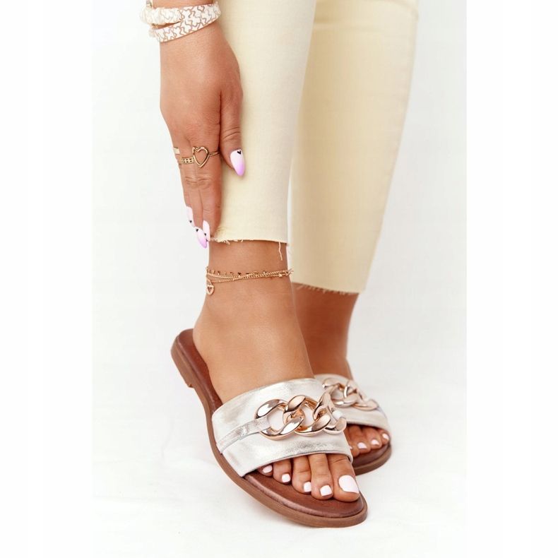 Pantuflas Piel Con Cadena Nicole 2652 Blanco Metalizado 2