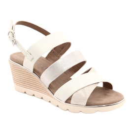 Sandalias de cuero para mujeres Caprice de plata 9-28708-26 1