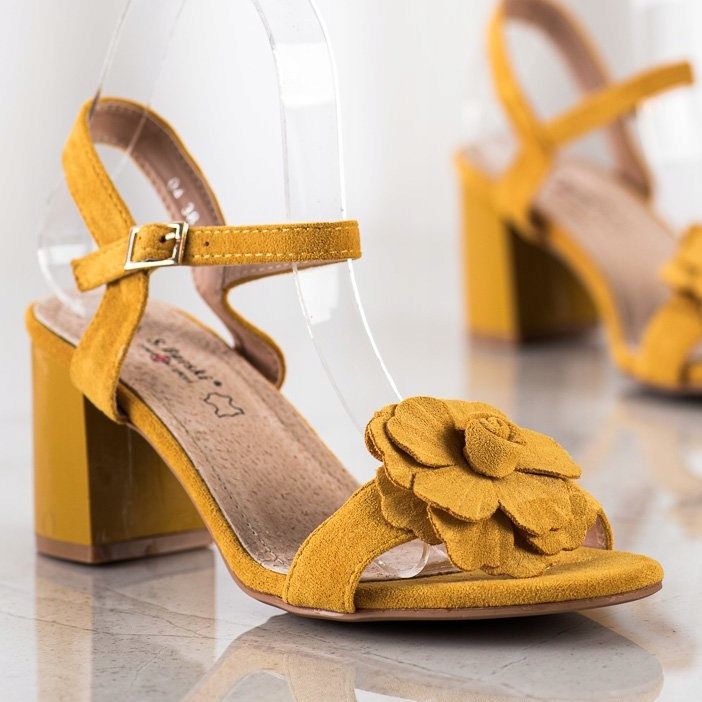 S. BARSKI Sandalias Con Flor S.BARSKI. amarillo 1