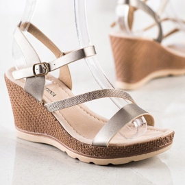 Sabatina Sandalias plateadas en cuña beige 2