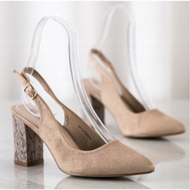 Goodin Zapatos de salón de ante con talón cubierto beige 2