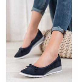 Goodin Bailarina con lazo azul 2