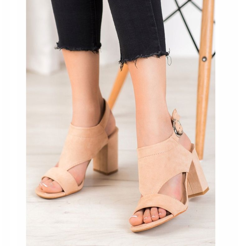 Tacones altos VINCEZA con estilo beige 1 Tacones altos VINCEZA con estilo beige 1
