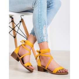 Sandalias atadas amarillo 4