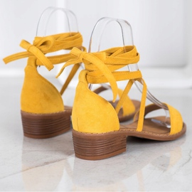 Sandalias atadas amarillo 1 Sandalias atadas amarillo 1