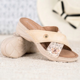 Zapatillas en la plataforma VINCEZA beige 4