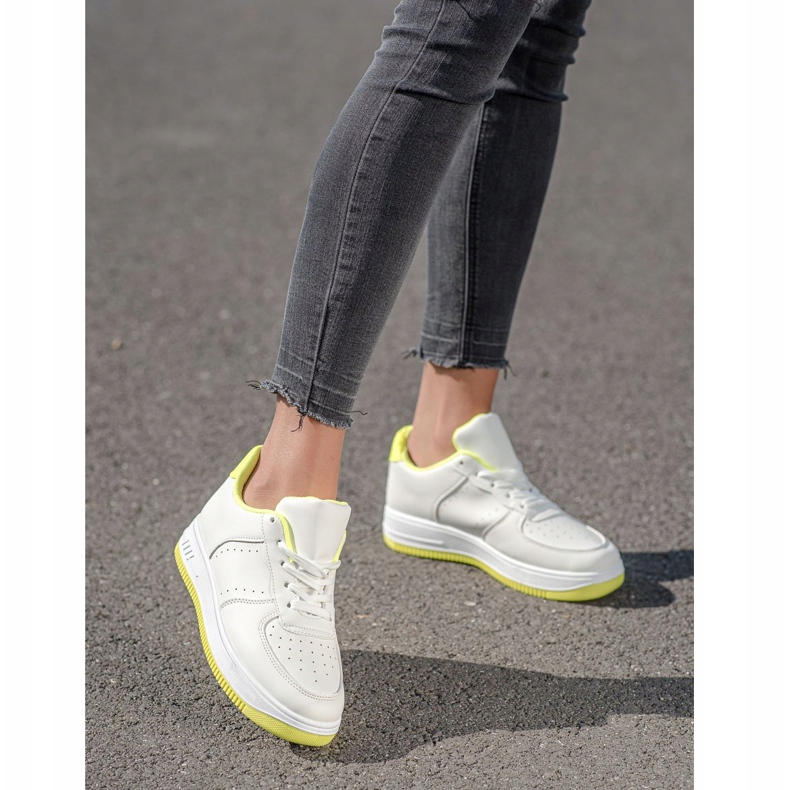 SHELOVET Zapatillas en la plataforma blanco 1