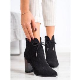 Goodin Botas con lazo negro 5