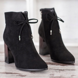 Goodin Botas con lazo negro 2