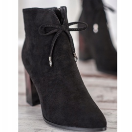 Goodin Botas con lazo negro 3