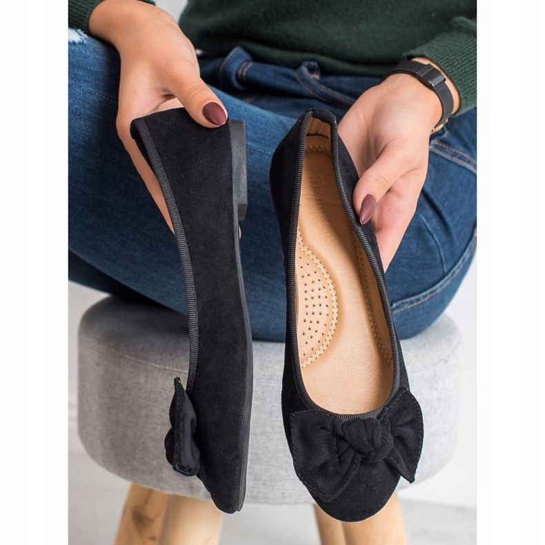 Sixth Sense Bailarina con un lazo negro 1 Sixth Sense Bailarina con un lazo negro 1