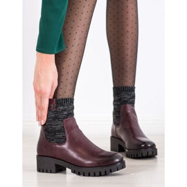 M.Daszyński Botas sin cordones en la plataforma rojo 1 M.Daszyński Botas sin cordones en la plataforma rojo 1