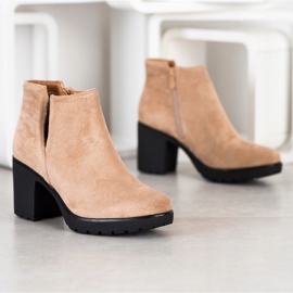 Bella Paris Botines beige con corte 3