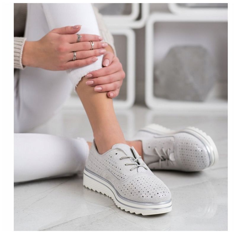 Goodin Calzado de cuero calado beige 1