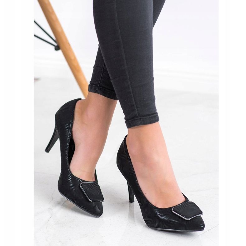 Goodin Bombas con adorno negro 2