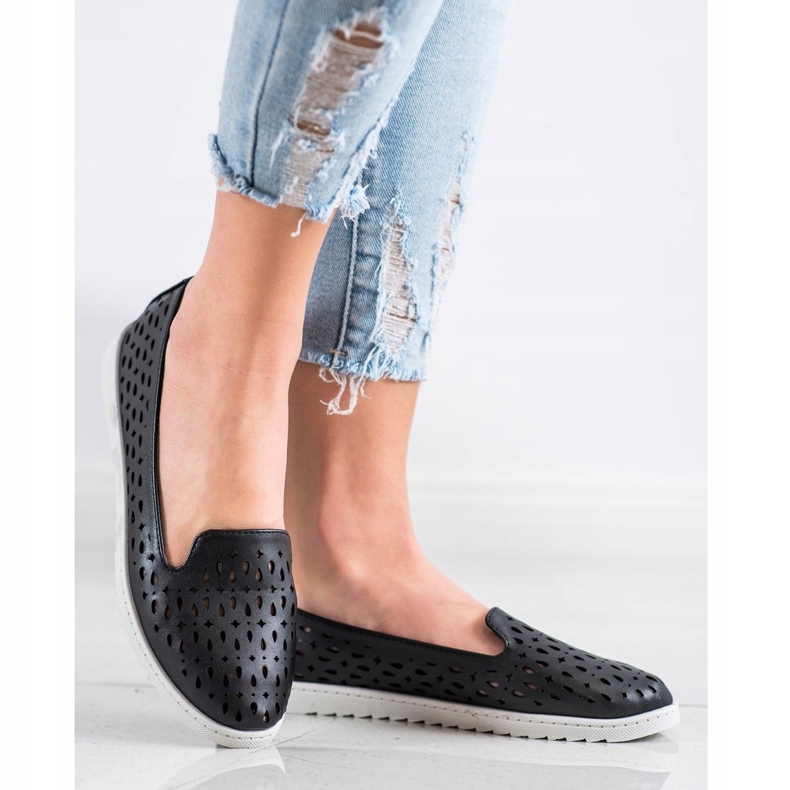 Sabatina Slipons con patrón de calado negro 1