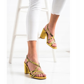 Kylie Sandalias con estampado de serpiente amarillo 3