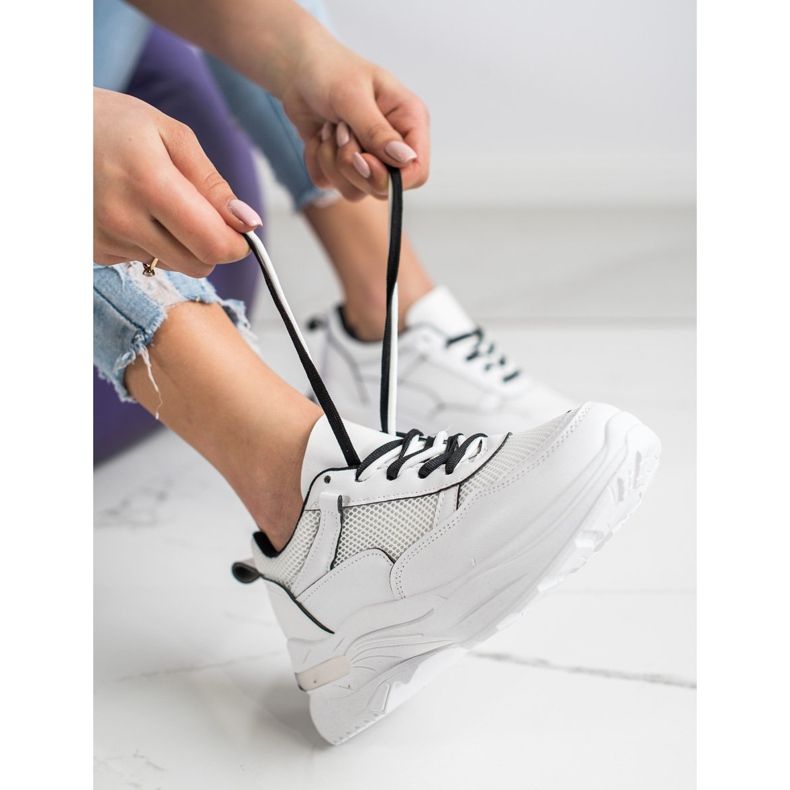 SHELOVET Cómodas zapatillas blancas blanco 1