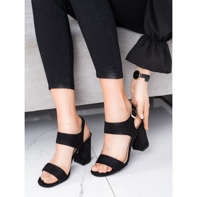 Sandalias en el bar VINCEZA negro 1