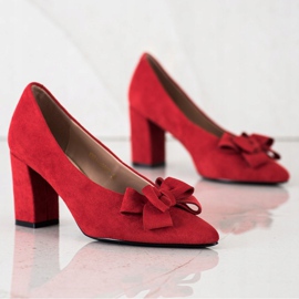 Salones rojos con lazo de Vinceza 1