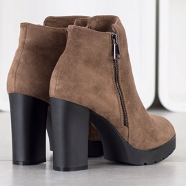 Small Swan Botas de tacon alto marrón 1 Small Swan Botas de tacon alto marrón 1