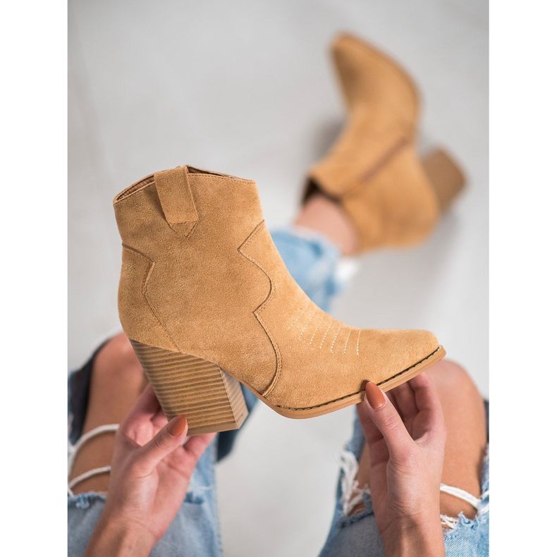 Botas cowboy camel con tacón alto beige 1