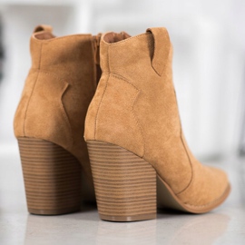 Botas cowboy camel con tacón alto beige 3