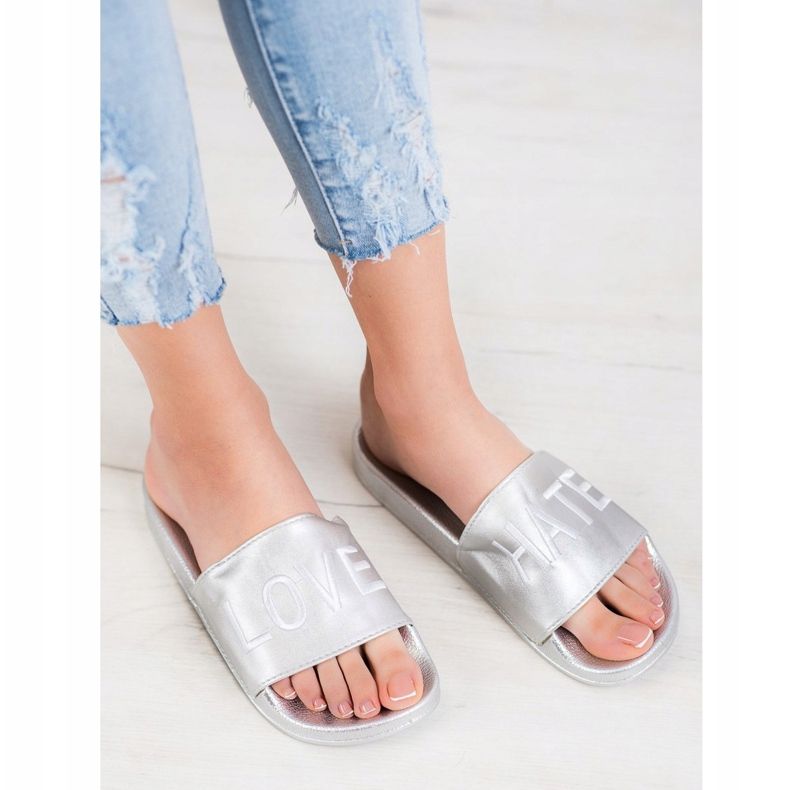 Small Swan LOVE &amp; HATE Zapatillas de piel ecológica plata 1