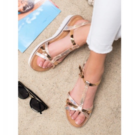 Small Swan Sandalias Con Efecto Holo dorado 1 Small Swan Sandalias Con Efecto Holo dorado 1