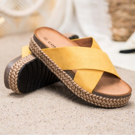 Comer Zapatillas cómodas en la plataforma amarillo 3