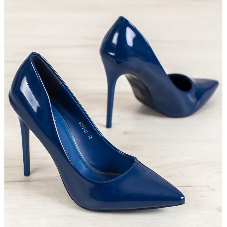 Small Swan Pasadores barnizados azul 1 Small Swan Pasadores barnizados azul 1