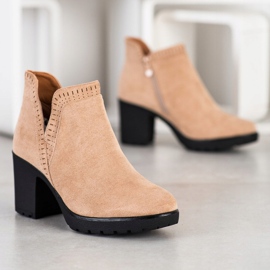 Bella Paris Botines de ante con corte beige 2