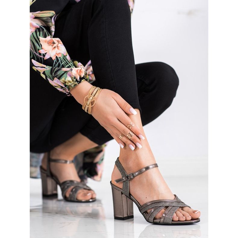 SHELOVET Sandalias de tacón con purpurina marrón 2