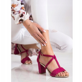 Sandalias con estilo en el bar VINCEZA rosado 1