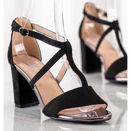 Sandalias con estilo en el bar VINCEZA negro 1 Sandalias con estilo en el bar VINCEZA negro 1