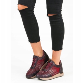 Kylie Calzado deportivo de moda rojo 5