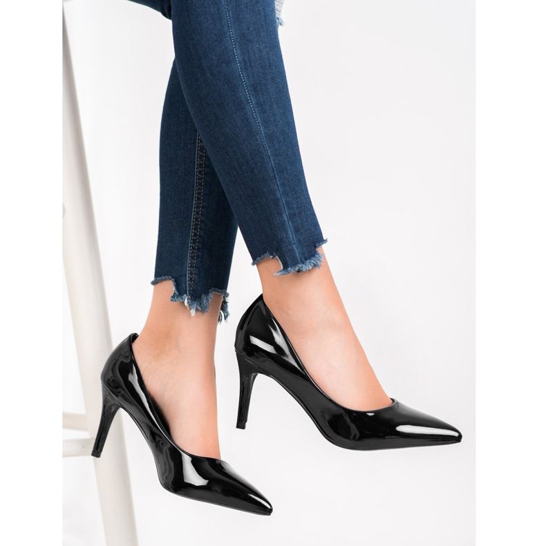 Small Swan Pasadores barnizados negro 1