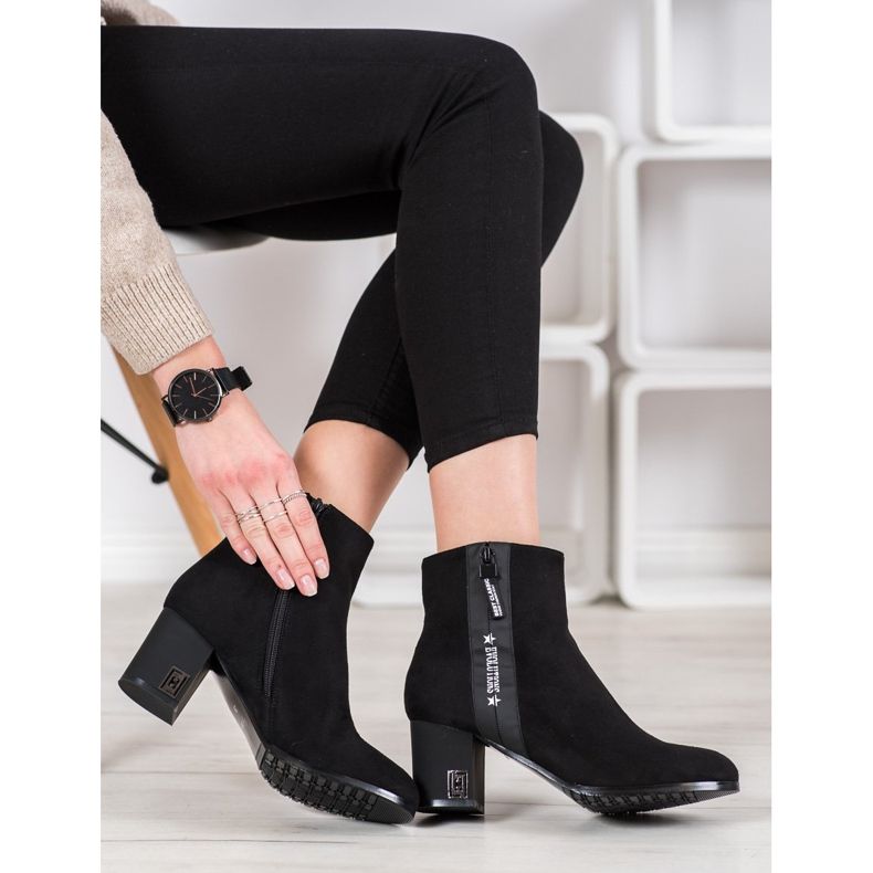 Gogo Boots On A Post Evoluciones negro 2