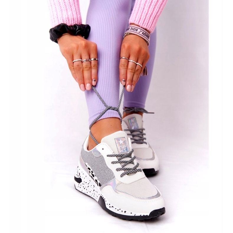 NEWS Zapatillas de cuña para mujer blancas con brocado Avery 21SP26-3974 blanco negro plata 2