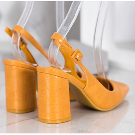 Comer Zapatos de salón clásicos con tacón abierto amarillo 2