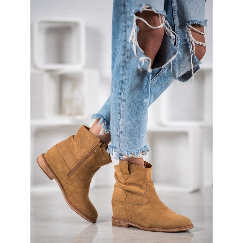 Bella Paris Botas de vaquero en una cuña marrón 1 Bella Paris Botas de vaquero en una cuña marrón 1